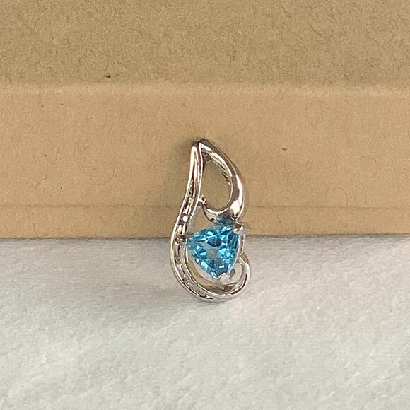 Natural Blue Topaz w/ Diamond Halo Womens Necklace Pendant 925 Sterling Silver - Picture 1 of 12